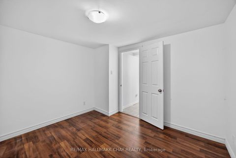 Photo 19 at 8 Newton Street, Wellington, Barrie