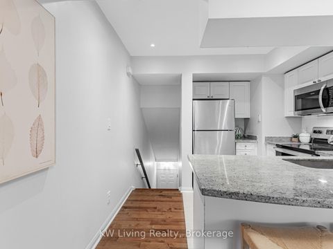 Photo 4 at 930 - 5 Everson Drive, Willowdale East, Toronto