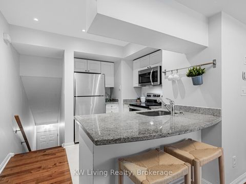 Photo 5 at 930 - 5 Everson Drive, Willowdale East, Toronto