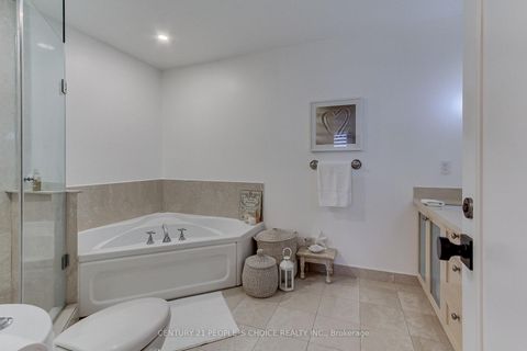 Photo 29 at 706 - 99 Avenue Road, Annex, Toronto