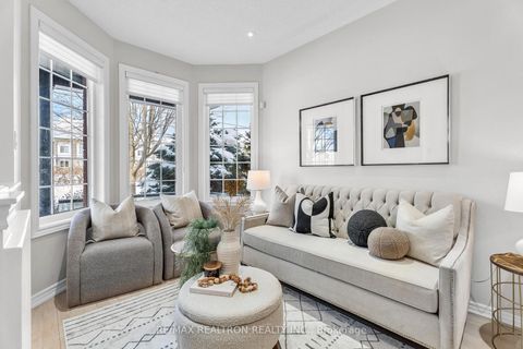 Photo 2 at 63 Chelton Drive, Oak Ridges, Richmond Hill