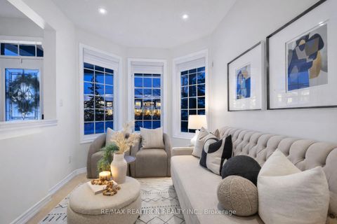 Photo 5 at 63 Chelton Drive, Oak Ridges, Richmond Hill