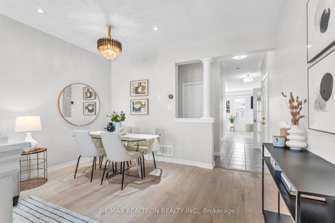 Photo 6 at 63 Chelton Drive, Oak Ridges, Richmond Hill