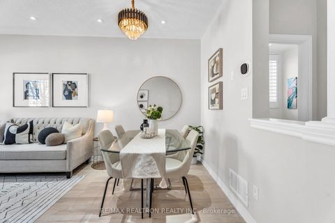 Photo 7 at 63 Chelton Drive, Oak Ridges, Richmond Hill