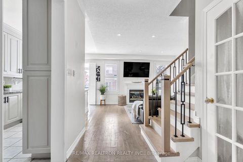 Photo 12 at 63 Chelton Drive, Oak Ridges, Richmond Hill