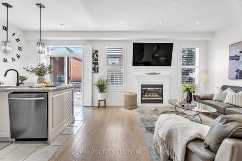 Photo 13 at 63 Chelton Drive, Oak Ridges, Richmond Hill