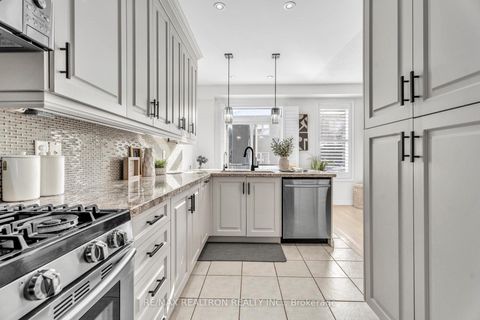 Photo 19 at 63 Chelton Drive, Oak Ridges, Richmond Hill