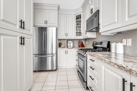 Photo 20 at 63 Chelton Drive, Oak Ridges, Richmond Hill