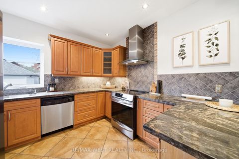 Photo 7 at 188 Fifth Street, New Toronto, Toronto