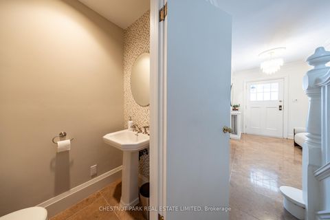 Photo 13 at 195 Inglewood Drive, Moore Park, Toronto