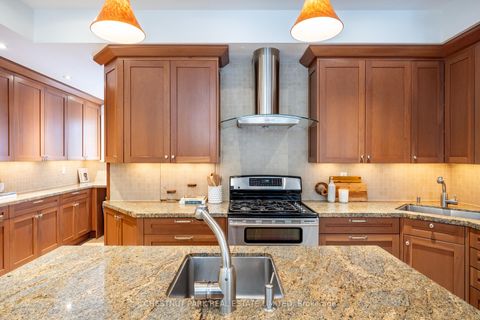 Photo 22 at 195 Inglewood Drive, Moore Park, Toronto