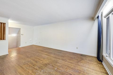 Photo 8 at 60 Hopperton Drive, Windfields, Toronto