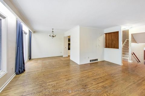 Photo 9 at 60 Hopperton Drive, Windfields, Toronto