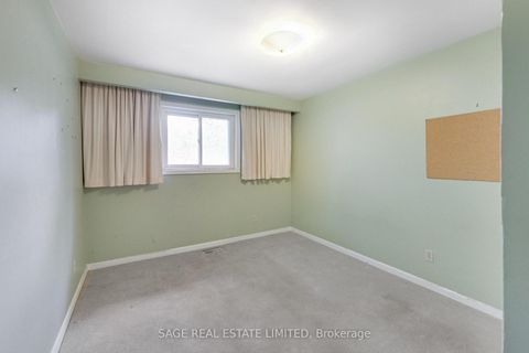 Photo 16 at 60 Hopperton Drive, Windfields, Toronto