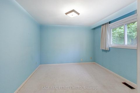 Photo 18 at 60 Hopperton Drive, Windfields, Toronto