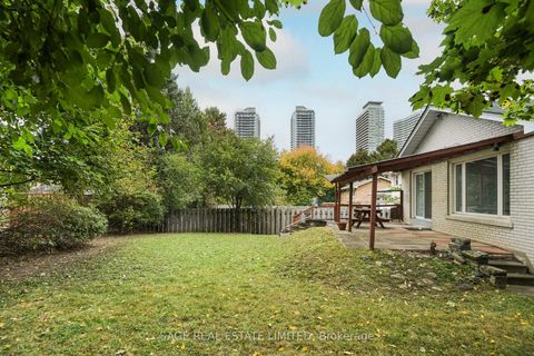 Photo 31 at 60 Hopperton Drive, Windfields, Toronto