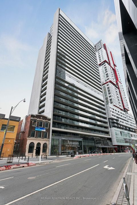 Photo 2 at 307 - 330 Richmond Street W, Waterfront Communities C1, Toronto