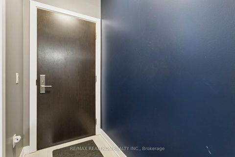 Photo 8 at 307 - 330 Richmond Street W, Waterfront Communities C1, Toronto