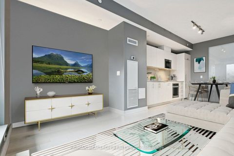 Photo 15 at 307 - 330 Richmond Street W, Waterfront Communities C1, Toronto