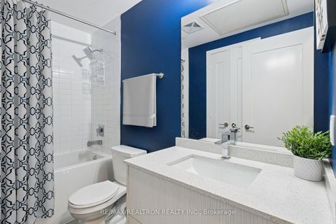 Photo 18 at 307 - 330 Richmond Street W, Waterfront Communities C1, Toronto