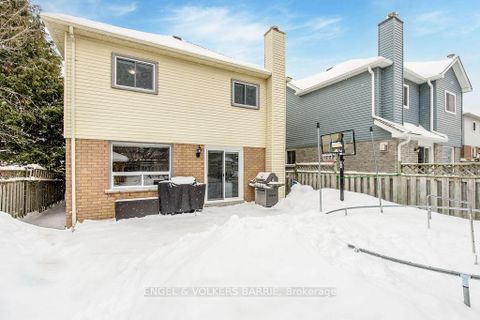 Photo 30 at 101 Hadden Crescent, Cundles East, Barrie