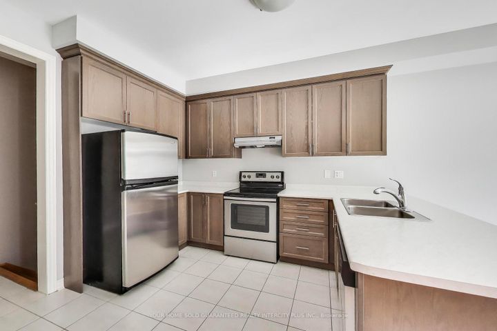 Photo 9 at 64 Barrow Avenue, Bradford, Bradford West Gwillimbury