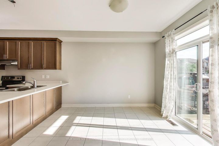 Photo 10 at 64 Barrow Avenue, Bradford, Bradford West Gwillimbury