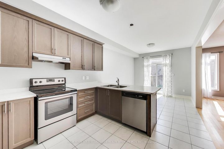 Photo 12 at 64 Barrow Avenue, Bradford, Bradford West Gwillimbury