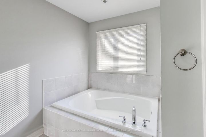 Photo 25 at 64 Barrow Avenue, Bradford, Bradford West Gwillimbury