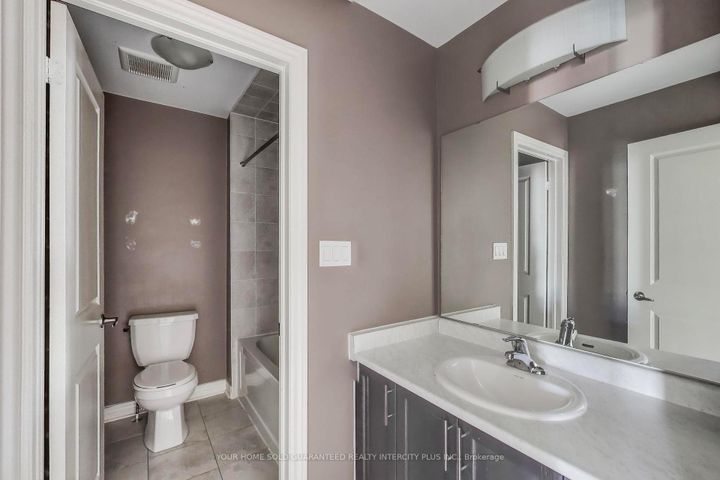 Photo 26 at 64 Barrow Avenue, Bradford, Bradford West Gwillimbury