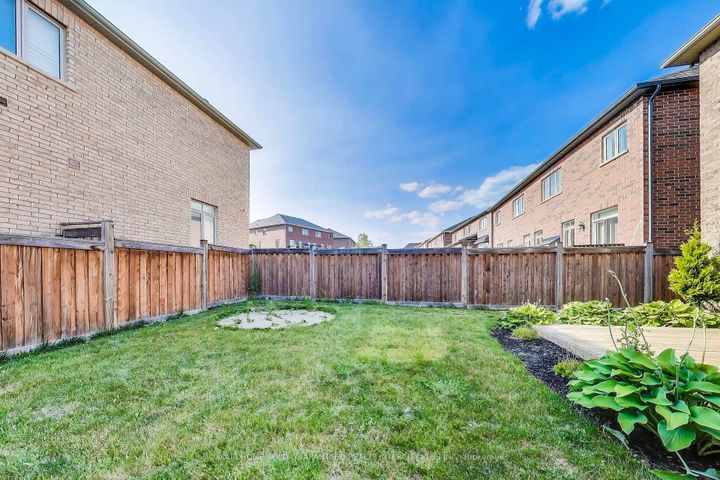 Photo 35 at 64 Barrow Avenue, Bradford, Bradford West Gwillimbury