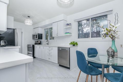 Photo 12 at 3 Oren Boulevard, Sunnidale, Barrie