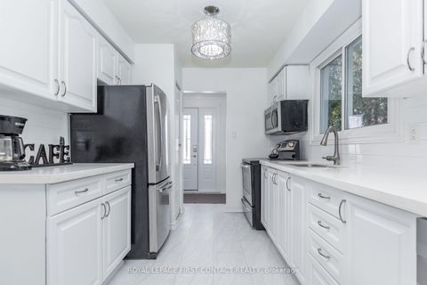 Photo 13 at 3 Oren Boulevard, Sunnidale, Barrie