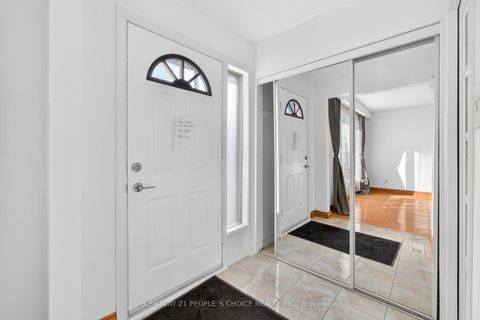 Photo 2 at 3404 Monica Drive, Malton, Mississauga