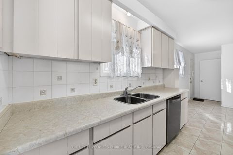 Photo 17 at 3404 Monica Drive, Malton, Mississauga