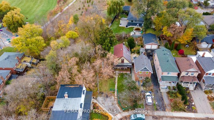 Photo 12 at 16 Cliff Street, Smythe, Toronto