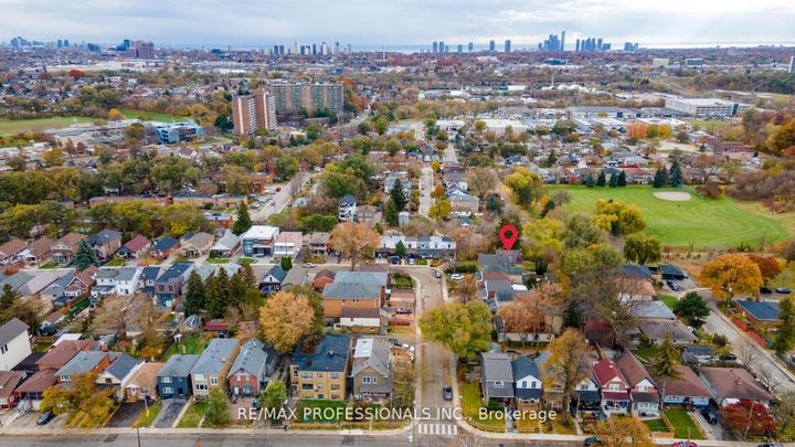 Photo 15 at 16 Cliff Street, Smythe, Toronto