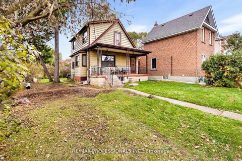 Photo 1 at 16 Cliff Street, Smythe, Toronto