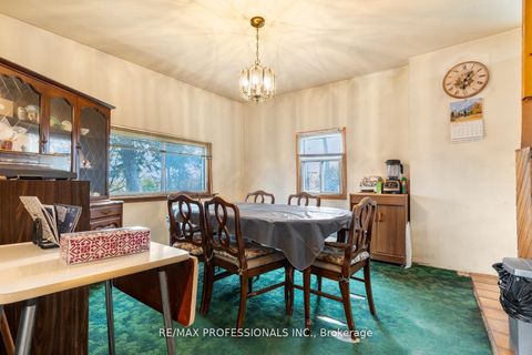 Photo 5 at 16 Cliff Street, Smythe, Toronto