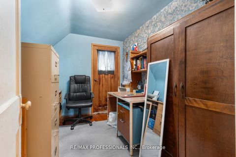Photo 7 at 16 Cliff Street, Smythe, Toronto