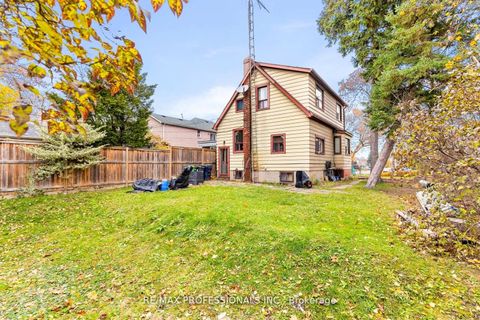 Photo 9 at 16 Cliff Street, Smythe, Toronto