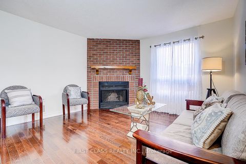 Photo 5 at 20 Lorraine Street, Devonsleigh, Richmond Hill