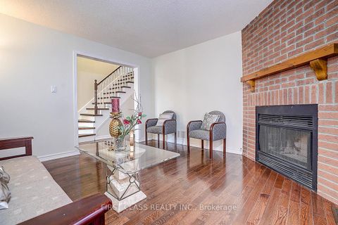 Photo 6 at 20 Lorraine Street, Devonsleigh, Richmond Hill