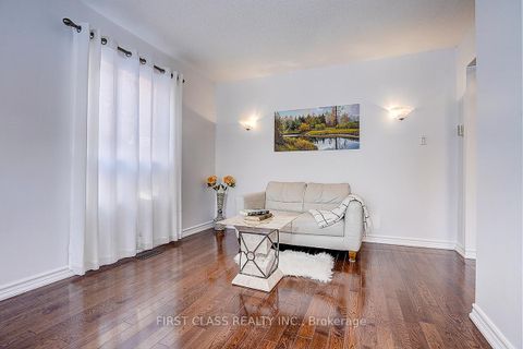 Photo 9 at 20 Lorraine Street, Devonsleigh, Richmond Hill