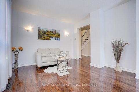 Photo 10 at 20 Lorraine Street, Devonsleigh, Richmond Hill