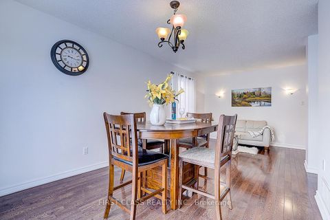 Photo 14 at 20 Lorraine Street, Devonsleigh, Richmond Hill