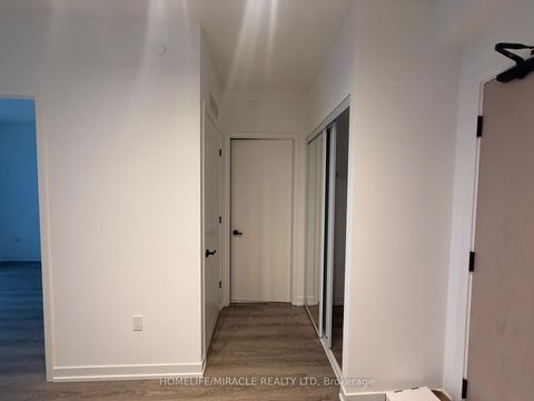 Photo 5 at 2005 - 28 Interchange Way, Vaughan Corporate Centre, Vaughan