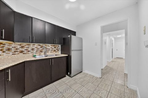 Photo 11 at 712 - 3555 Derry Road E, Malton, Mississauga