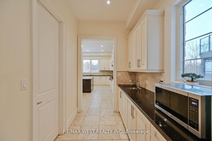 Photo 7 at 293 Torrey Pines Road, Kleinburg, Vaughan