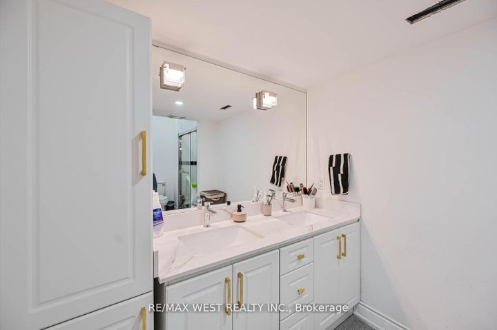 Photo 38 at 293 Torrey Pines Road, Kleinburg, Vaughan